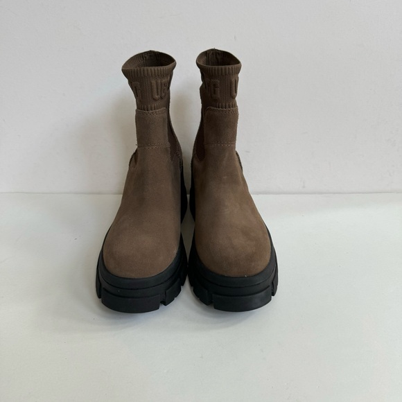 UGG BROOKLYN CHELSEA HICKORY WATERPROOF PLATFORM BOOTS - Picture 3 of 6